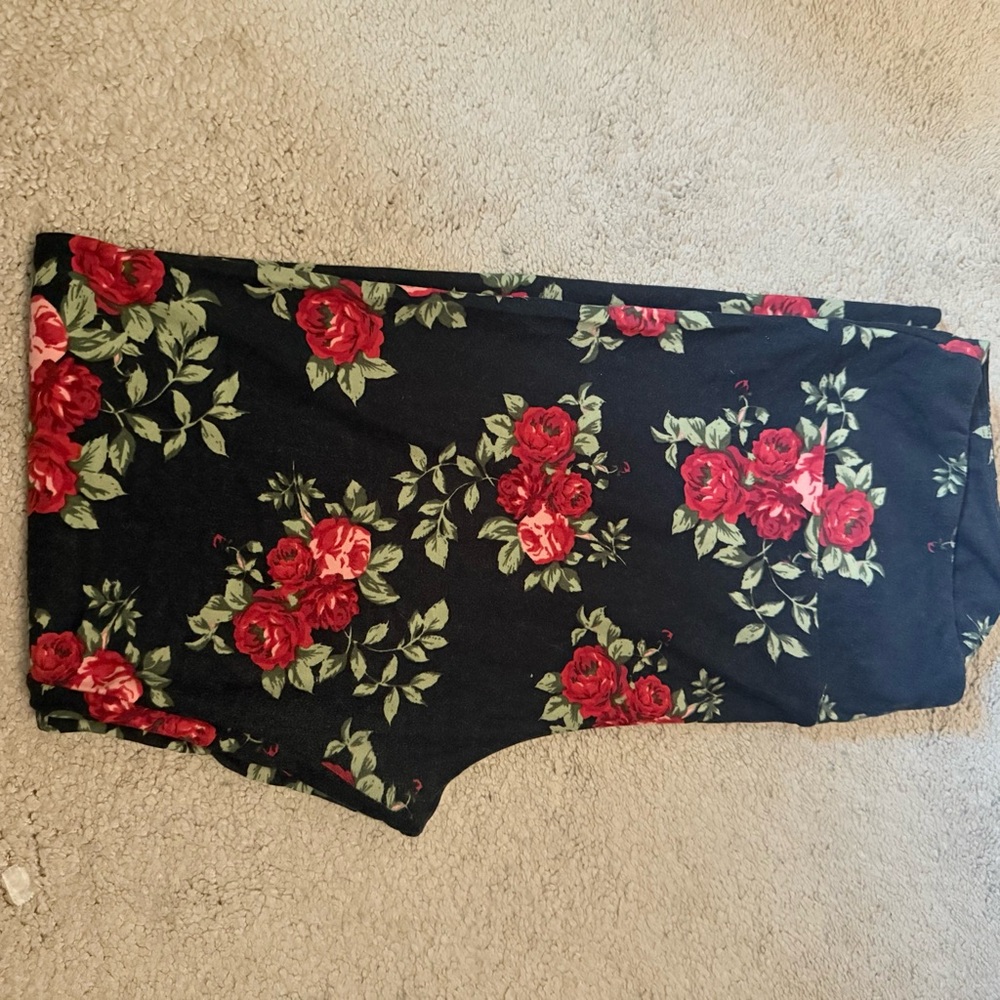 LuLaRoe Black Leggings with Red Floral Pattern